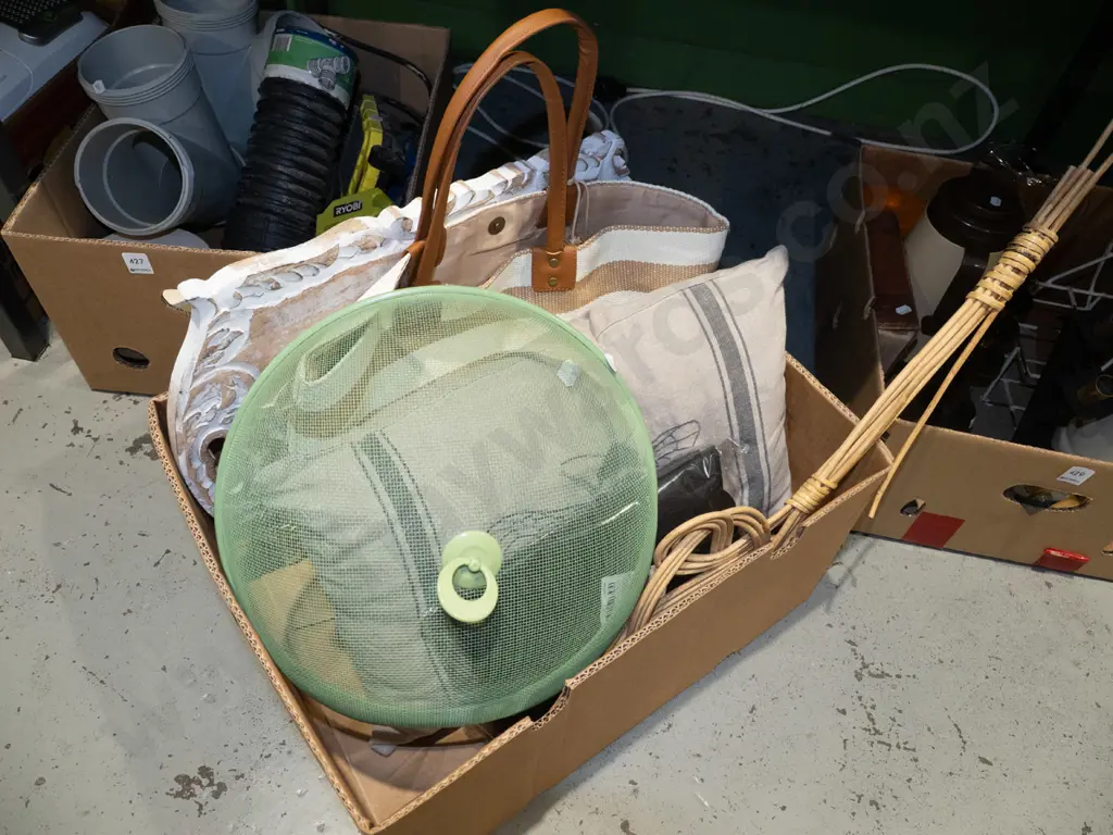 box; hand bag, cushion, carpet beater etc Image 1++