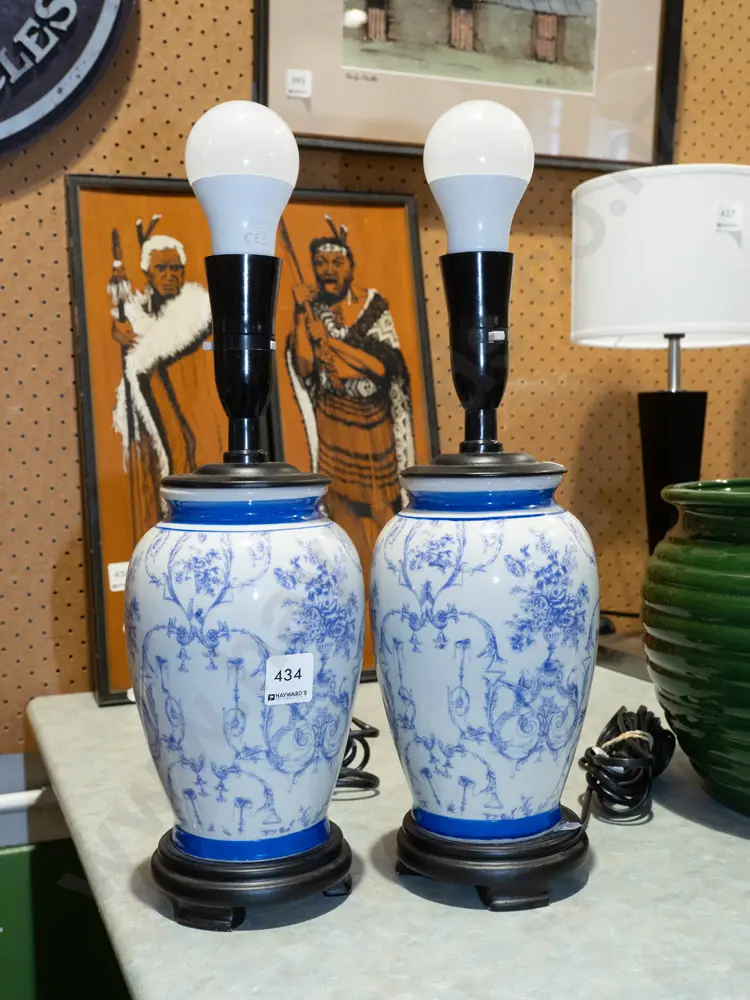 2x blue and based ceramic table lamps - no shades H430 Image 1++