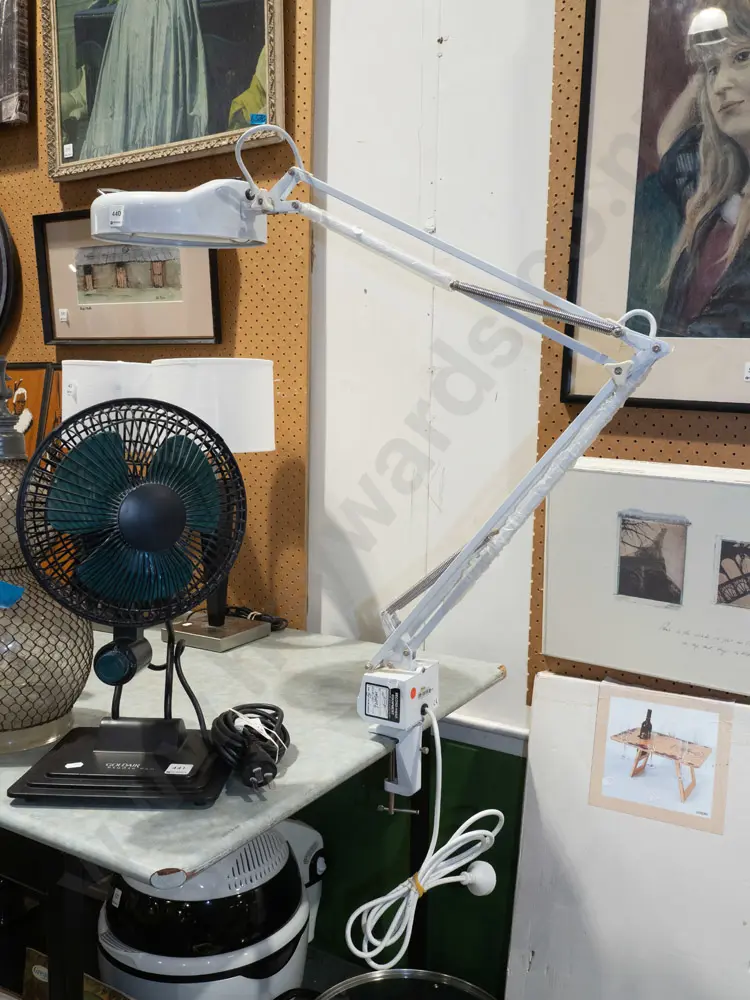 anglepoise illuminated magnifying glass Image 1++
