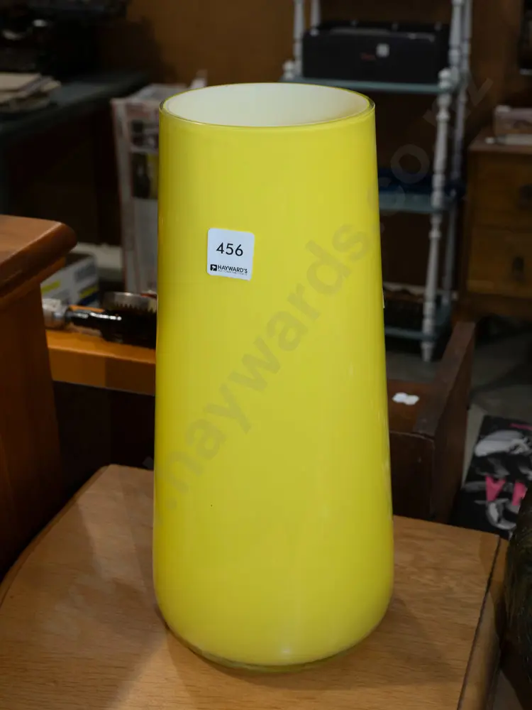yellow glass vase H345 Image 1++