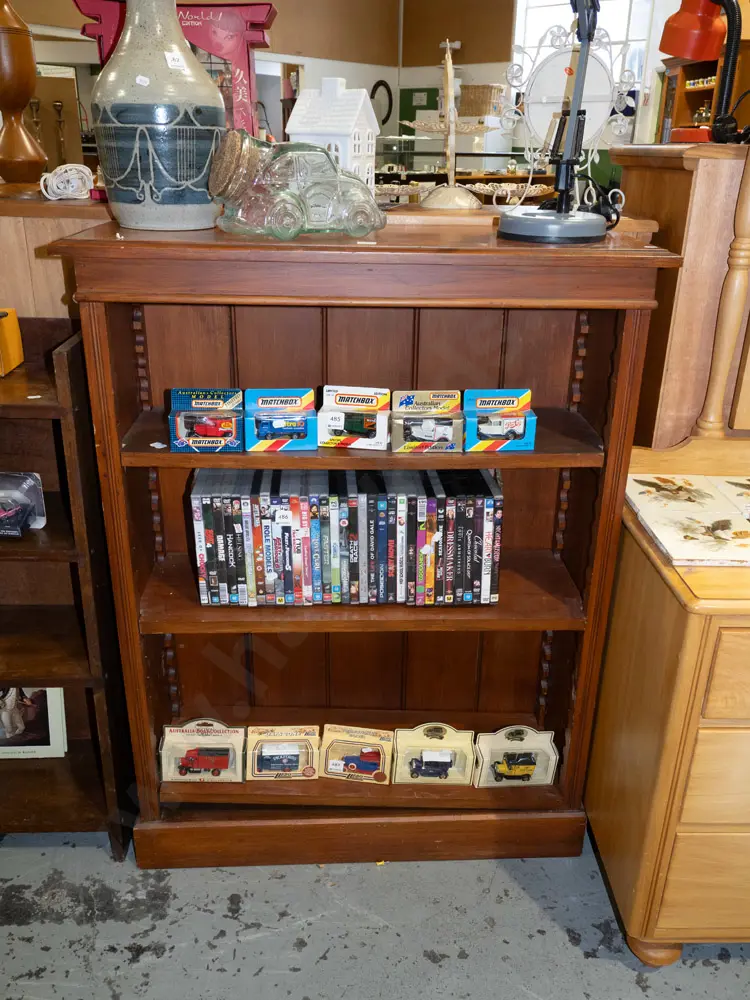 Edwardian solid rimu adjustable bookcase  H1070 W815 D290 Image 1++