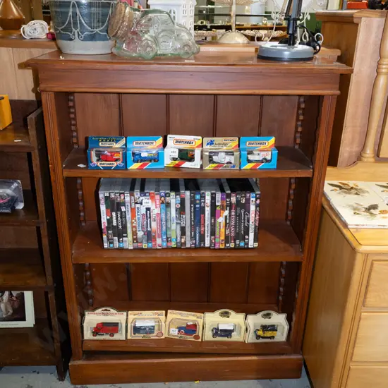 Edwardian solid rimu adjustable bookcase  H1070 W815 D290