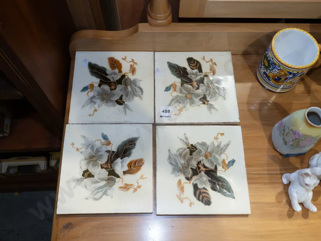 4x floral tiles Image 1++