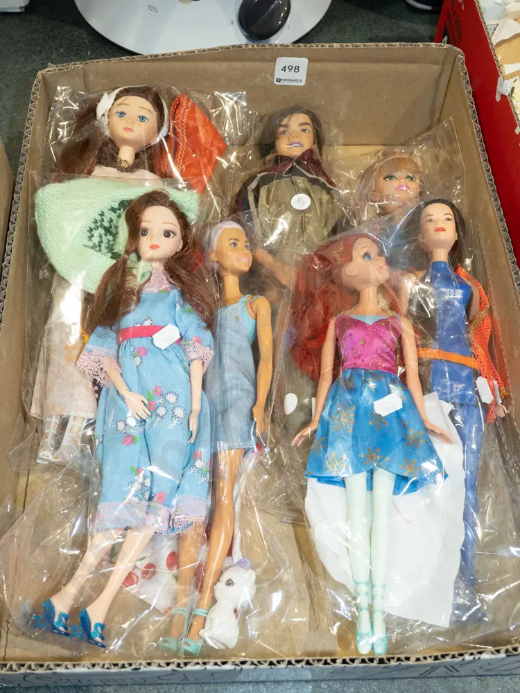 box of dolls Image 1++