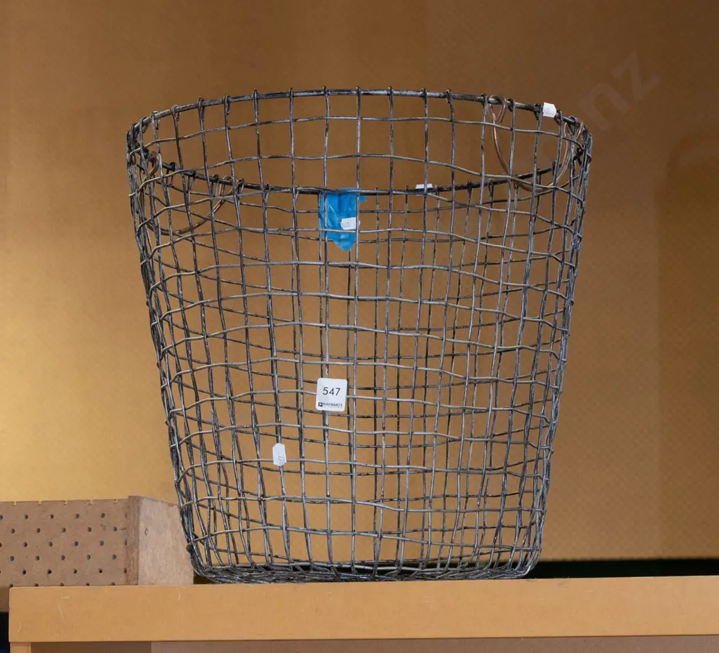bent wire basket H400 Image 1++