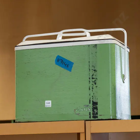 vintage chilly bin