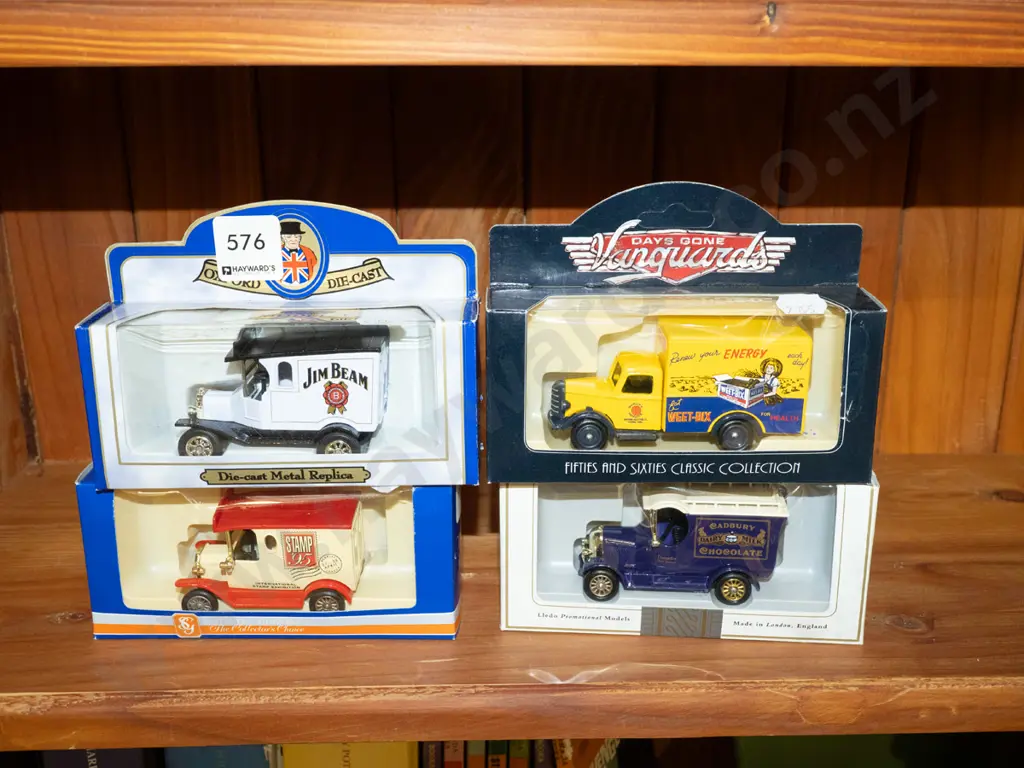 4x boxed model vehicles Image 1++