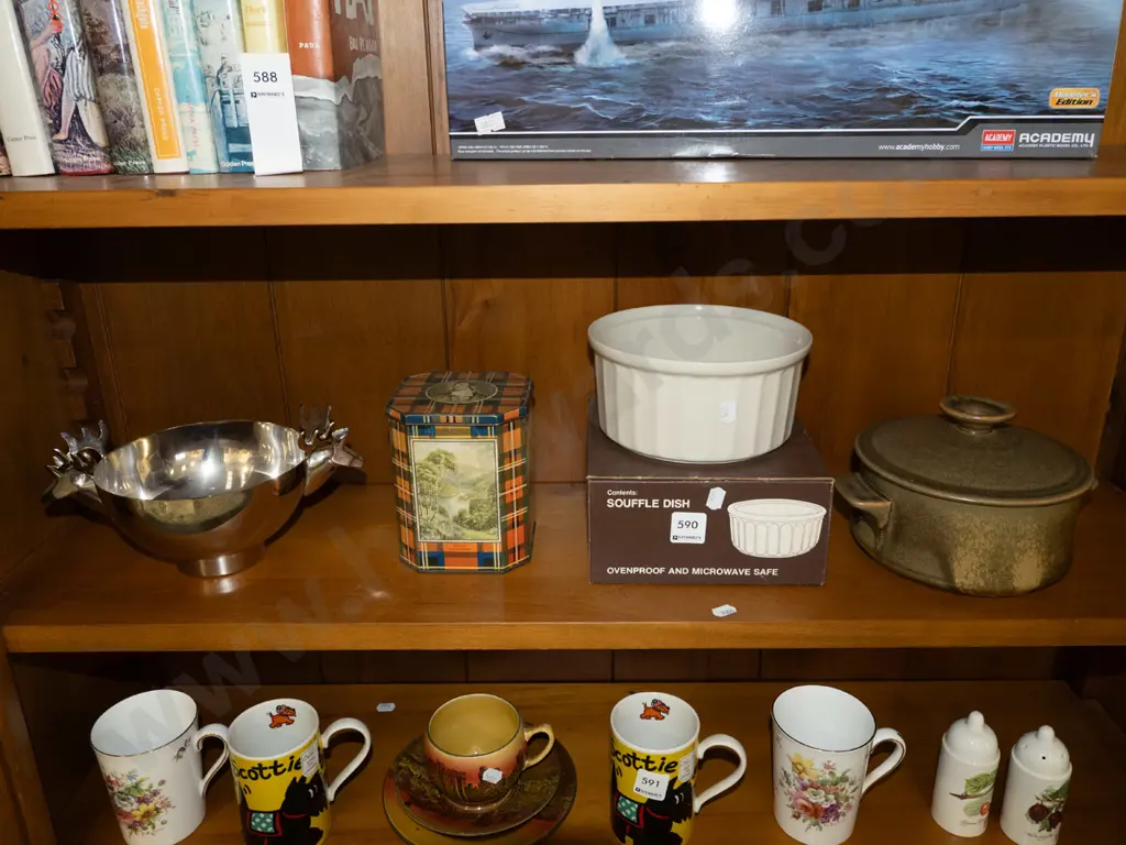 plated stage themed bowl, boxed Crown Lynn souffle dish etc Image 1++