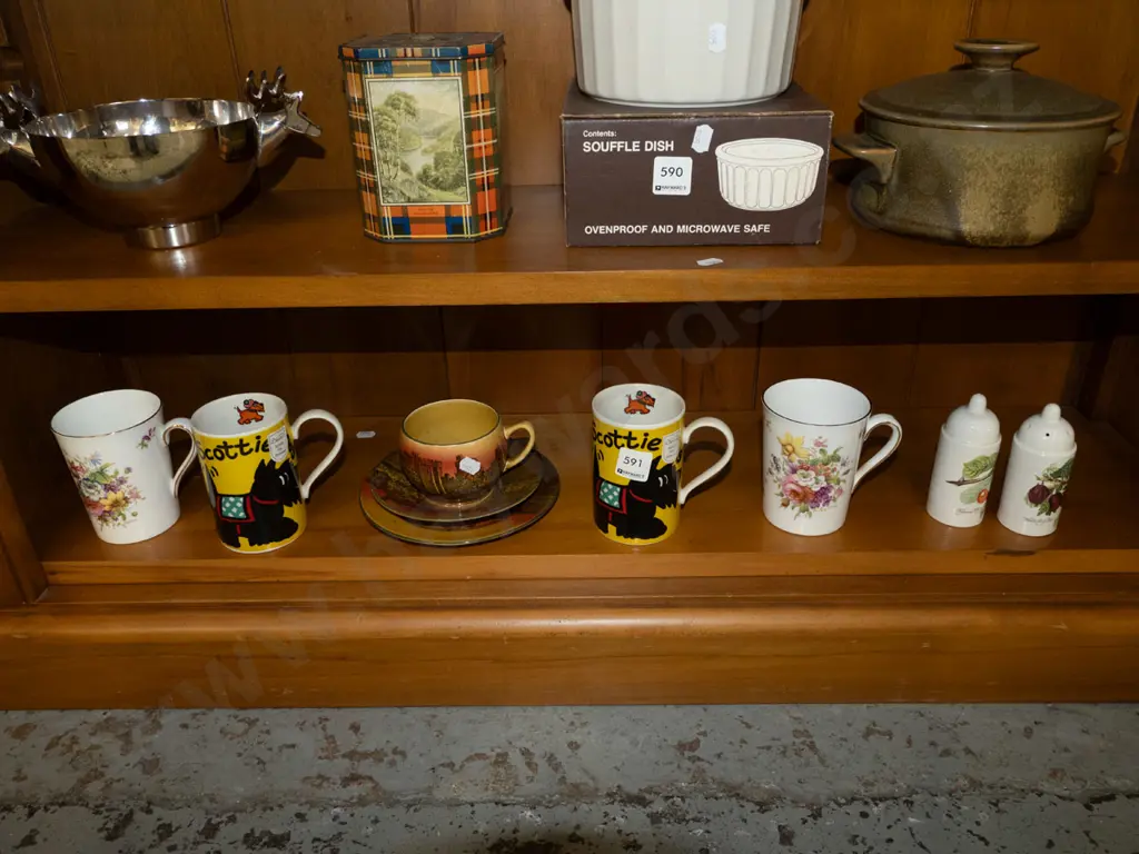 coffee cups, trio, salt and pepper Image 1++