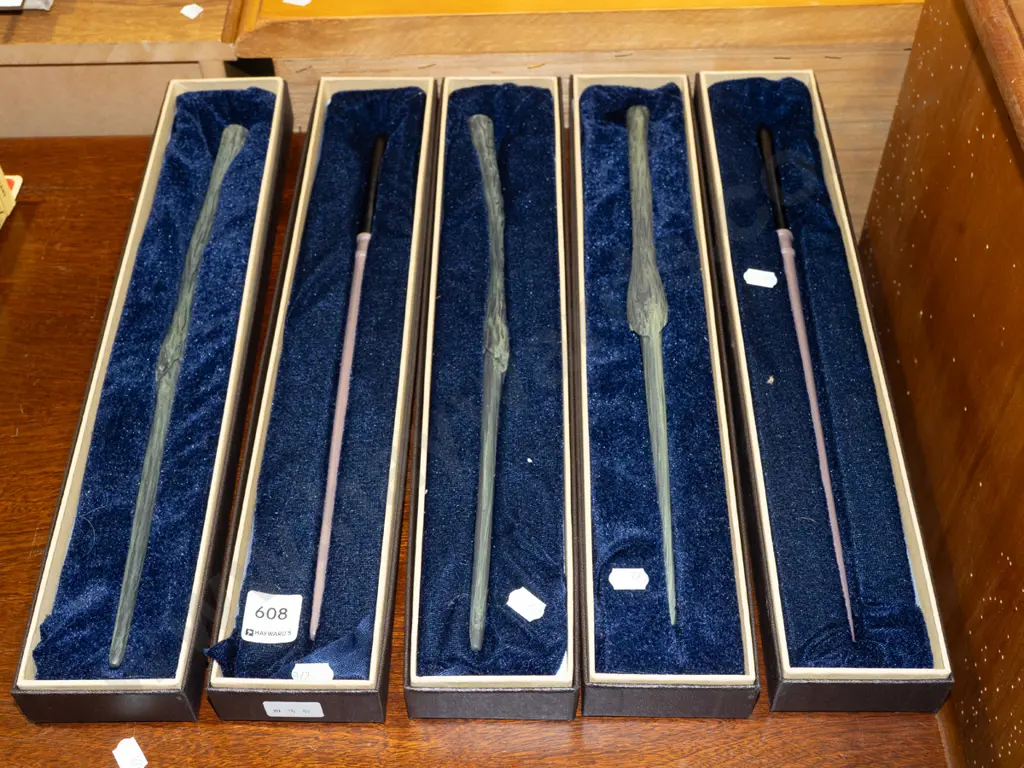 6x boxed wands Image 1++