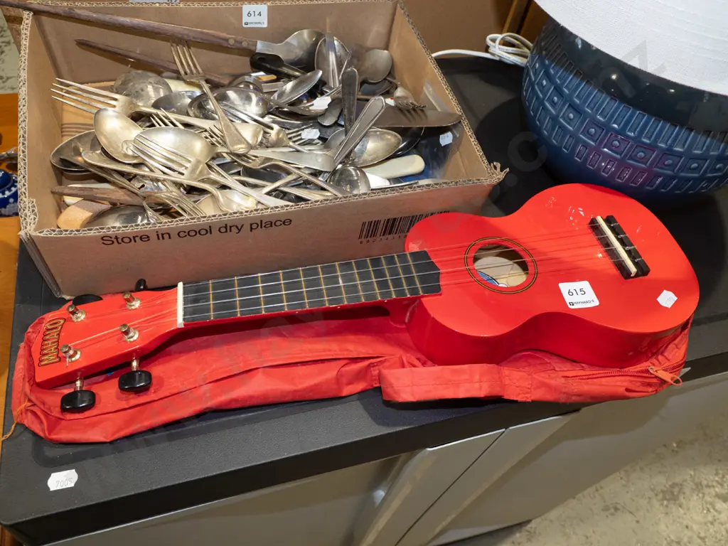 ukelele   Image 1++