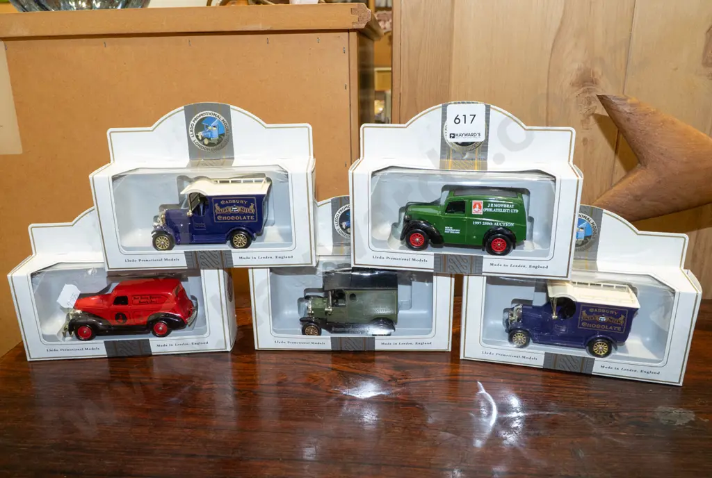 5x boxed toy vehicles Image 1++