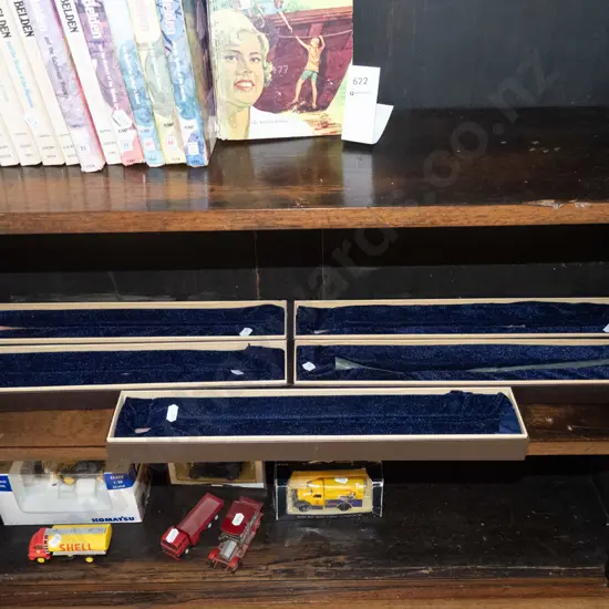 5x boxed wands