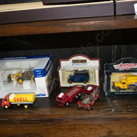 3x boxed diecast model vehicles, 3x model vehicles