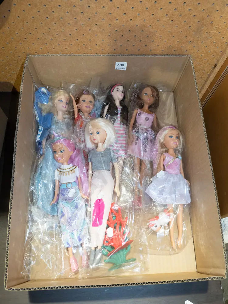box of dolls Image 1++