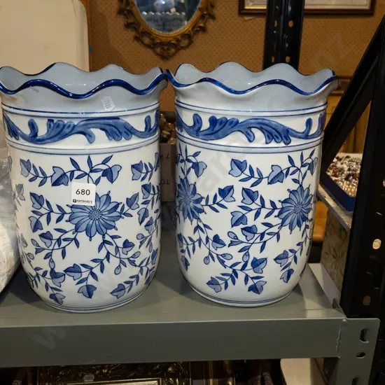 2x blue and white jardinieres H280