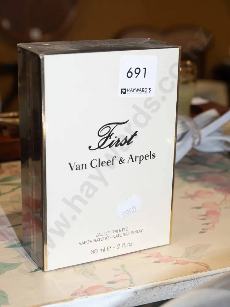boxed van Cleef & Arpels First eau de toilette 60ml Image 1++