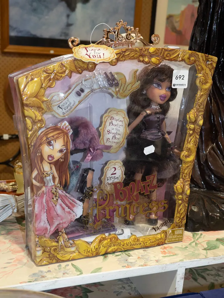 boxed Bratz Princess doll Image 1++