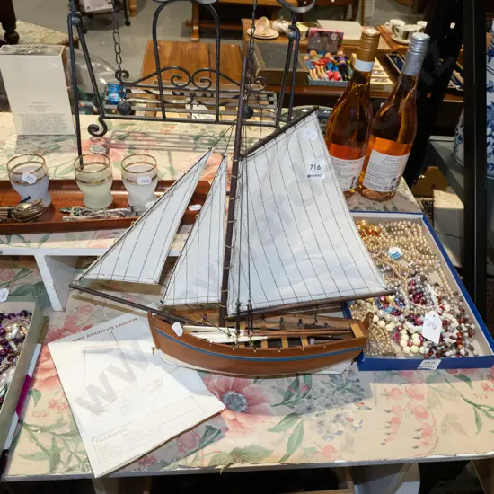 small model boat HMS Bounty launch