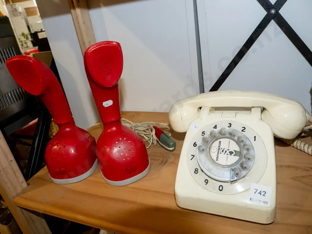 2x linesman phones, retro dial phone Image 1++