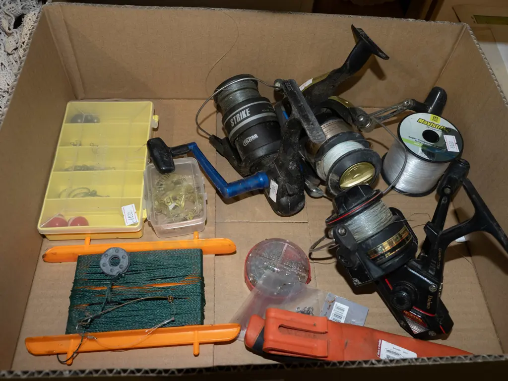 box; reels, lines, lures etc Image 1++