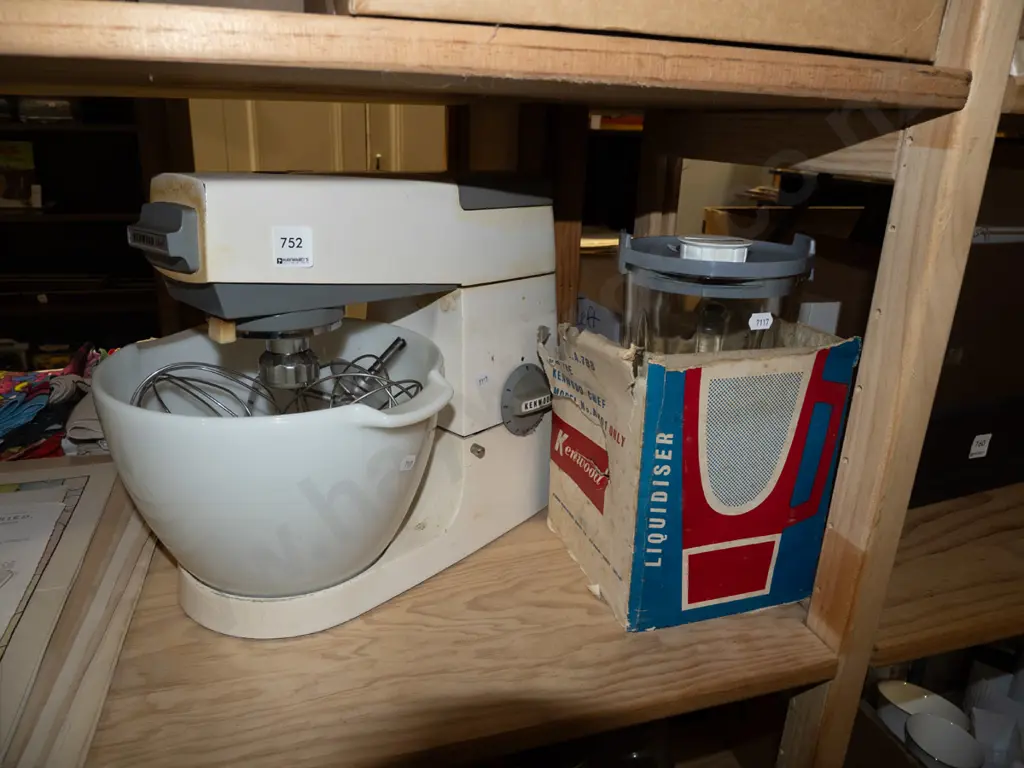Kenwood chef with blender attachment Image 1++