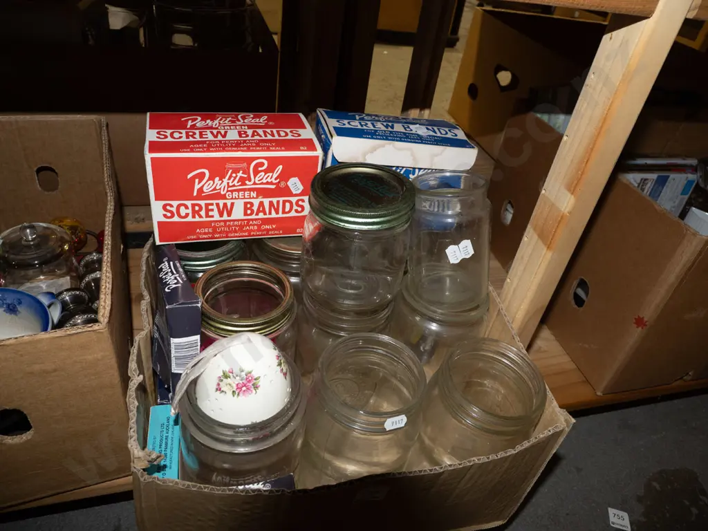 box; jars etc Image 1++