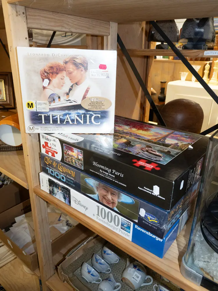 3x puzzles, Titanic DVD box set Image 1++