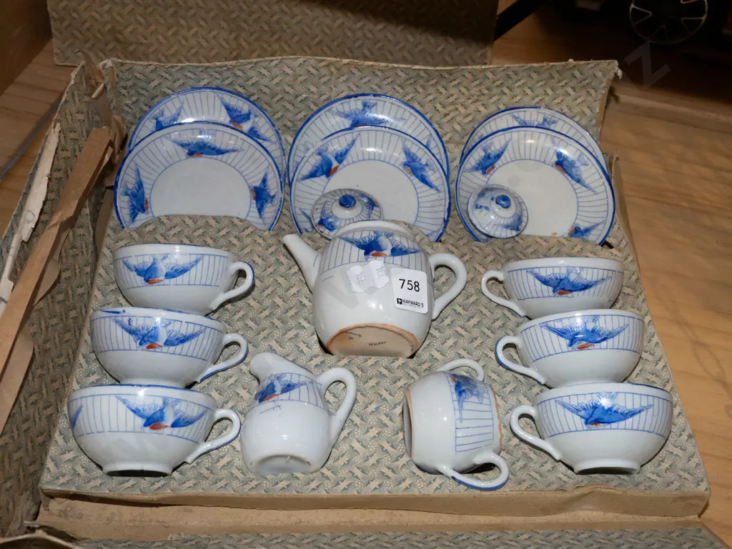 Japanese miniature tea set Image 1++