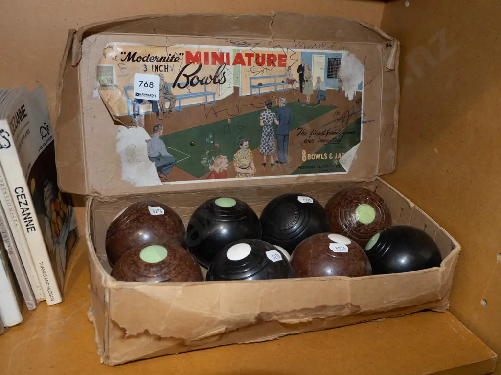 Modernita 3" indoor bowls Image 1++