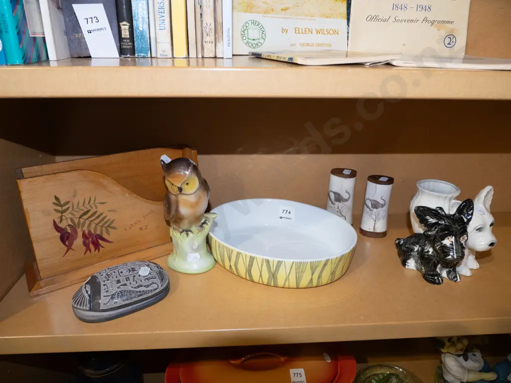 shelf; figurines, salt and pepper, retro Swedish dish etc Image 1++