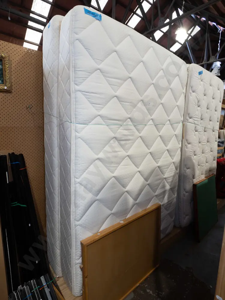 Sleepyhead Thea double bed base and mattress Image 1++