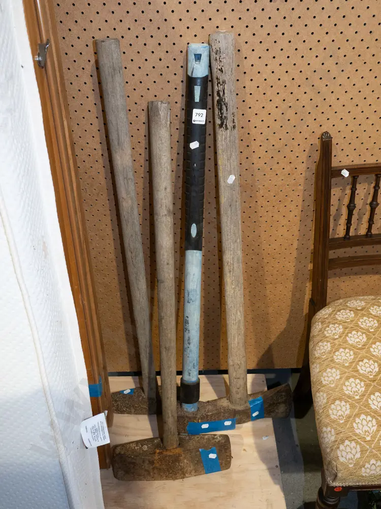 2x vintage mauls, 2x log splitters Image 1++