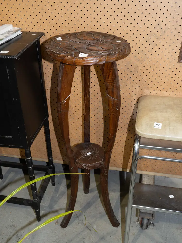 chip carved 2 tier jardiniere stand H860 Image 1++