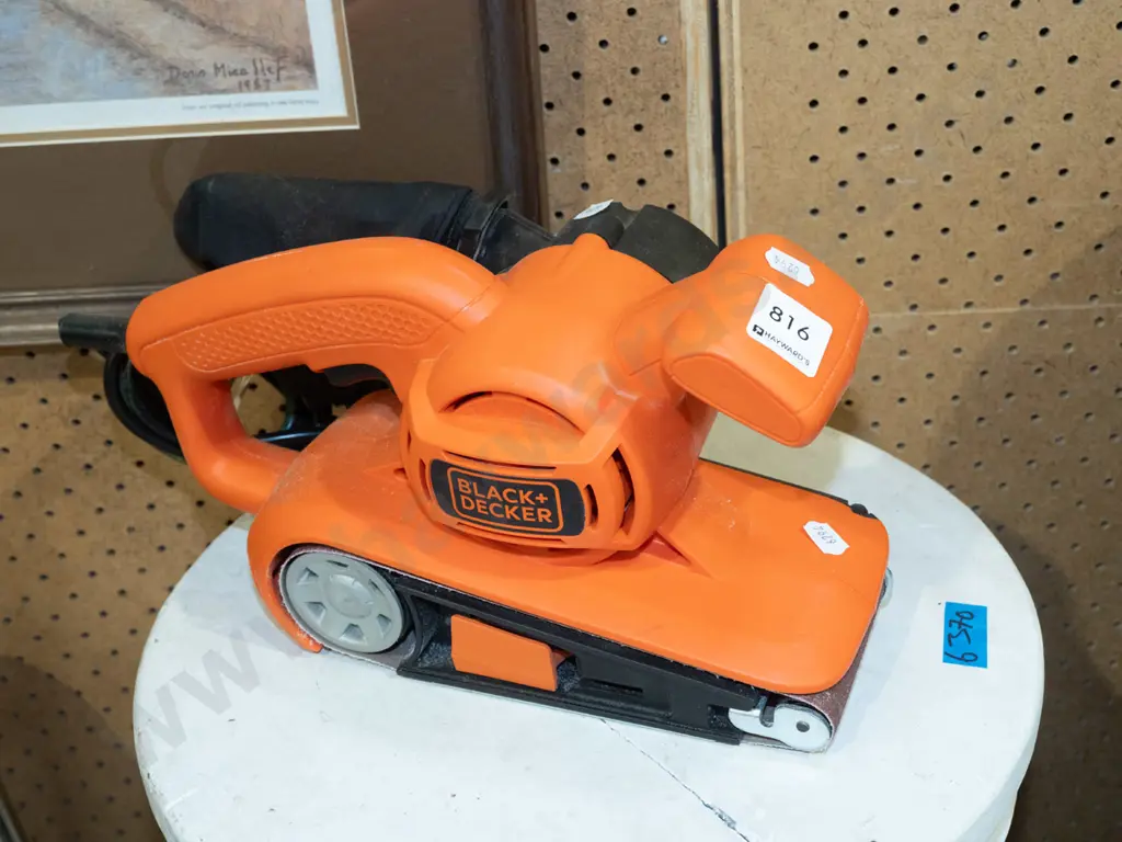 Black & Decker belt sander Image 1++