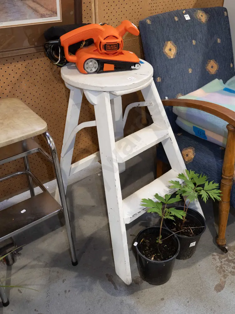 white painted wooden stool Image 1++