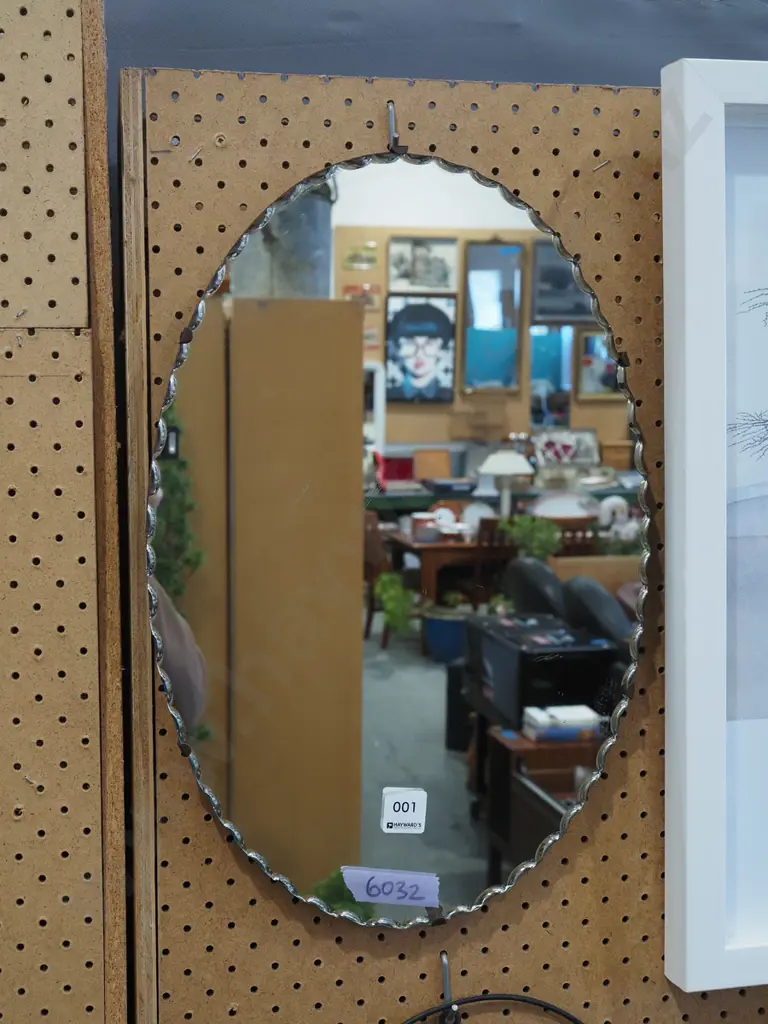 scalloped edge wall mirror H450 Image 1++