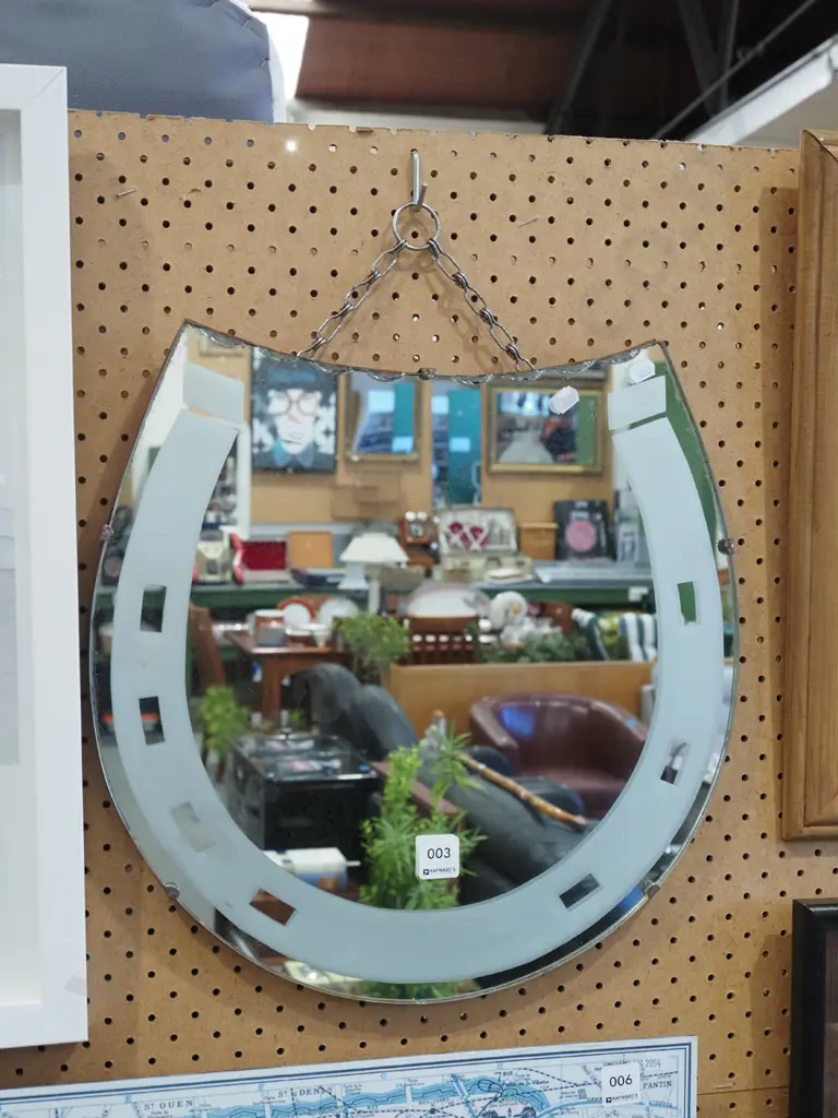 etched horseshoe wall mirror Image 1++
