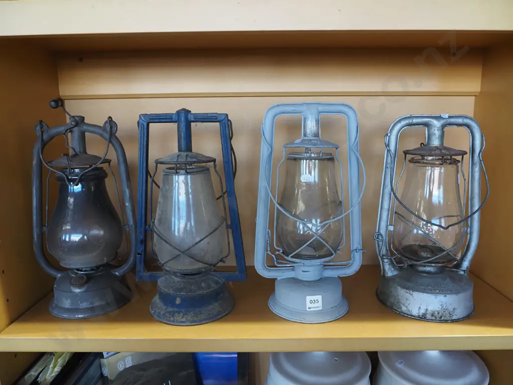 4x vintage hurricane lanterns Image 1++