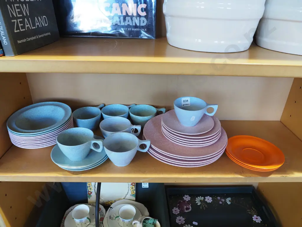 Gaylife plastic picnic ware Image 1++