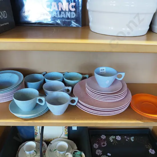 Gaylife plastic picnic ware