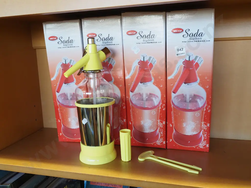 4x boxed as new soda syphons Image 1++