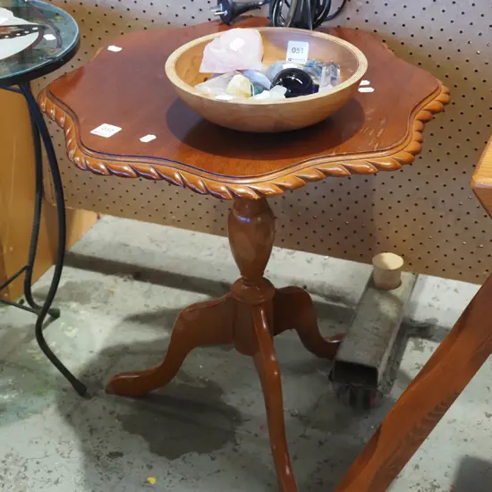 mahogany veneer wine table H520