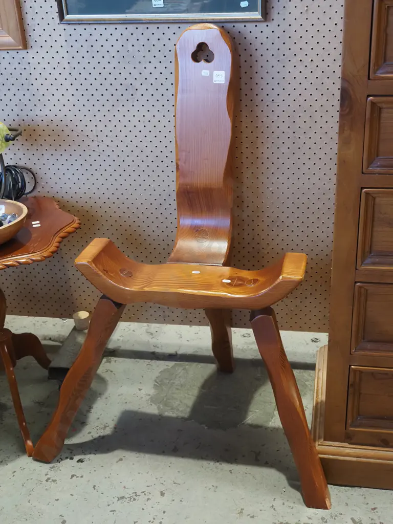 cedar spinning chair Image 1++