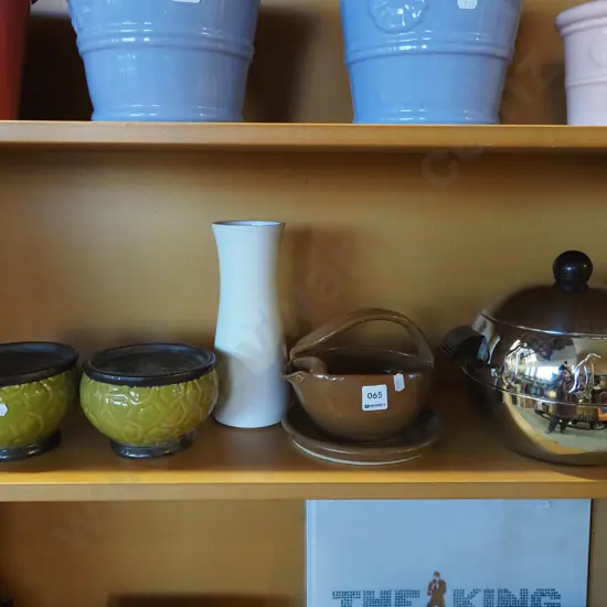 shelf; vase, stands, ice bucket etc