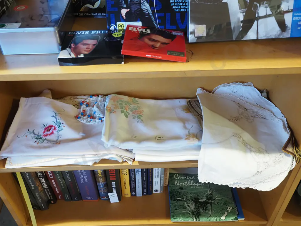 hand worked Irish linen etc Image 1++