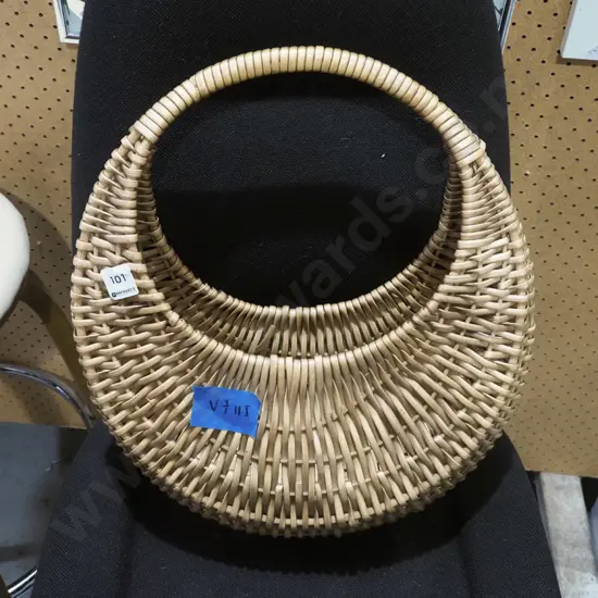 woven plastic moon basket