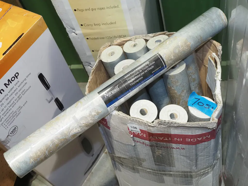 box; 12 rolls of wallpaper Image 1++