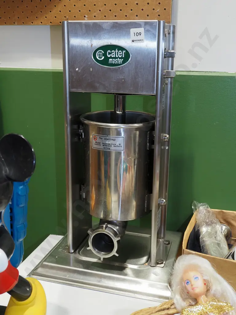 Cater Master vertical sausage maker and attachments Image 1++