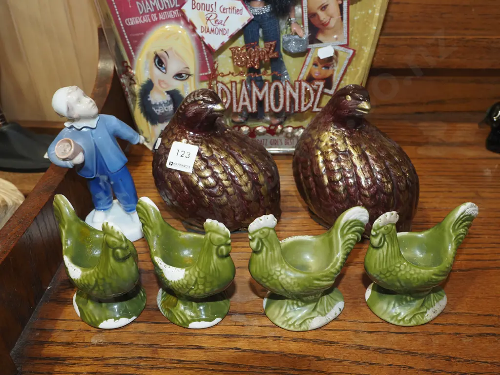 figurines, 4x egg cups Tallest H165 Image 1++